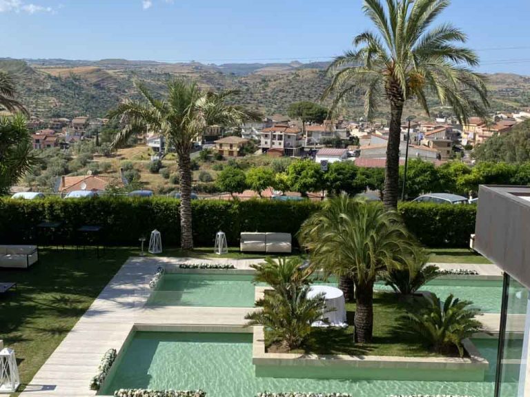 Ausblick Hochzeitslocation auf Sizilien - La Rondine Mirabella Imbaccari