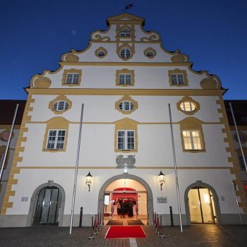 Außenansicht des Kornhaus Kempten als Location für die Jubiläumsfeier der Dres. Schimitzek. Augenklinik Kempten und Laserzentrum Allgäu.