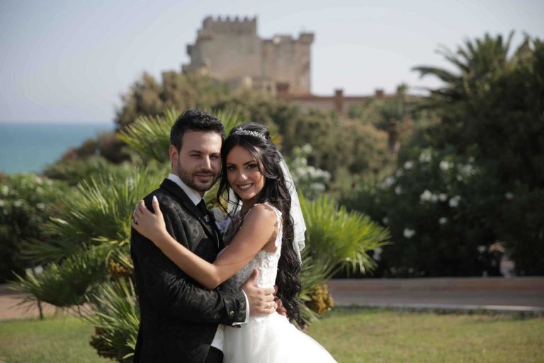 Mein Mann und ich als Brautpaar bei unserer Traumhochzeit auf Sizilien - Castello Falconara