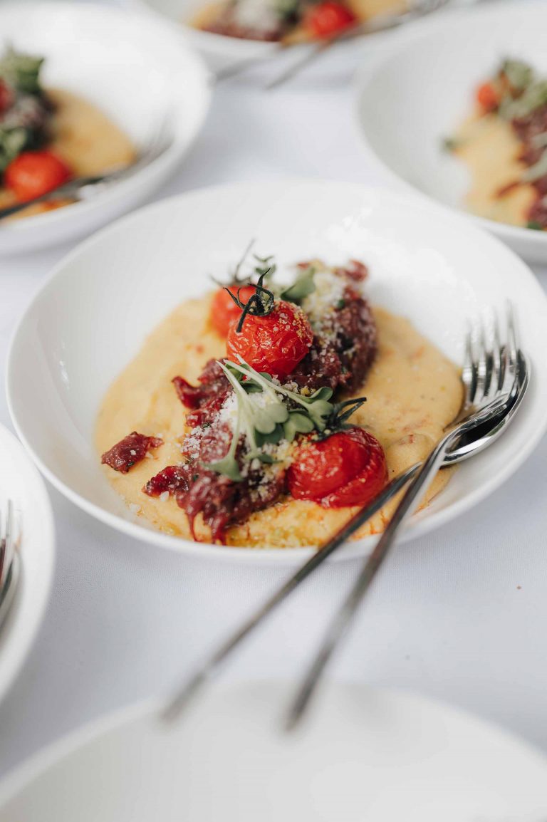 Fine Dining Hochzeit - Hochzeitsmenü - Gartenhochzeit mit Live-Cooking - geplant von Julia Truisi weddings & parties