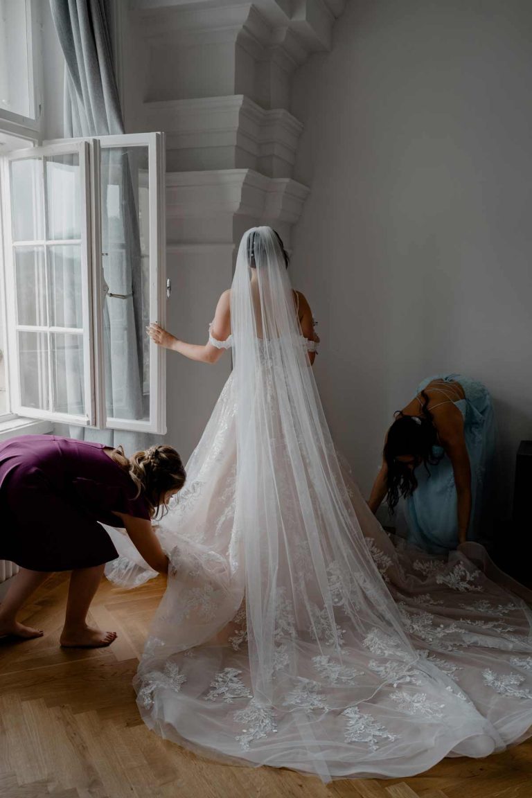 Getting Ready der Braut in der Hochzeitssuite