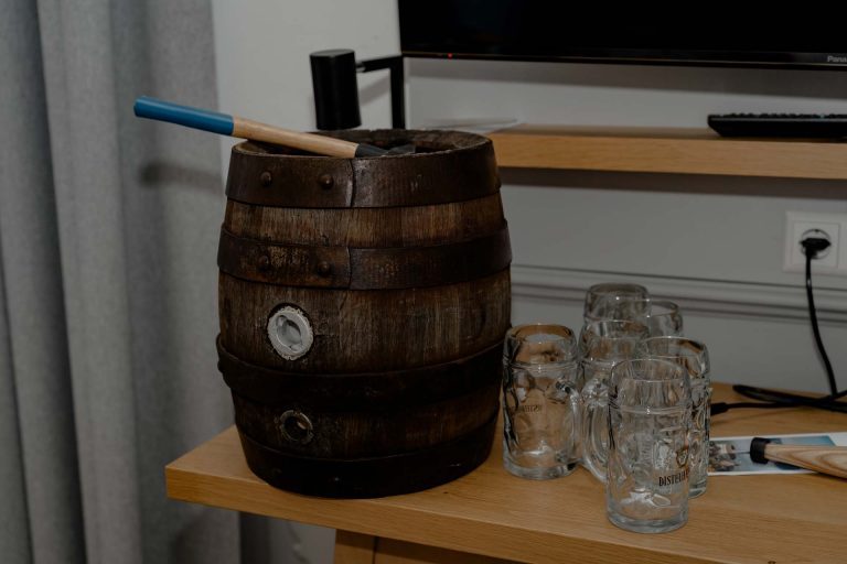Bierfass zum Anzapfen für Bräutigam und Trauzeugen
