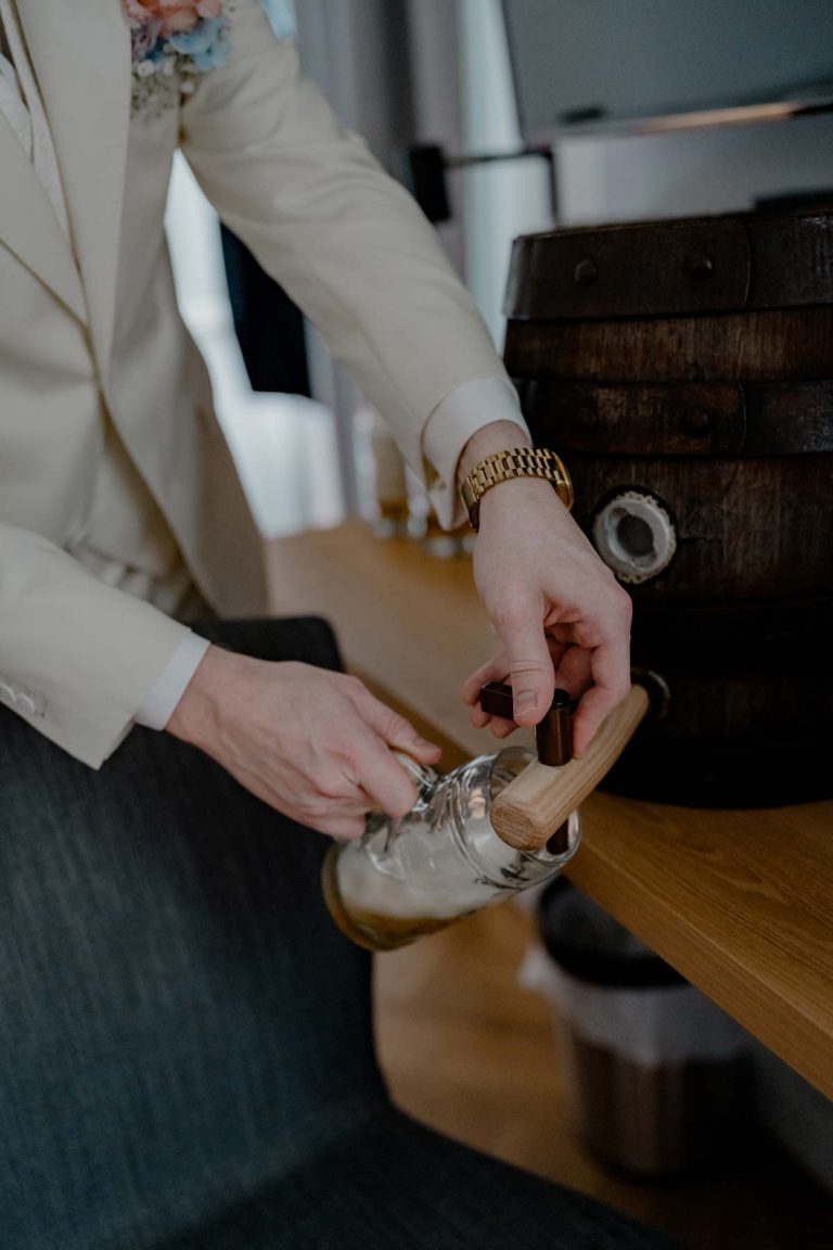 Bräutigam Getting Ready - elegant und cool